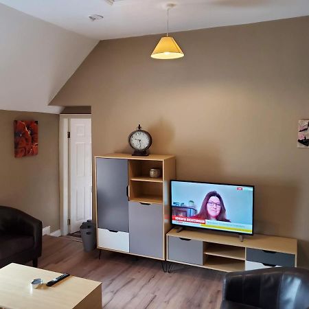 Apt. 2 - Town Centre Apartment Bagenalstown Bagian luar foto
